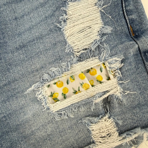Judy Blue Distressed Denim Shorts Women's M Lemon Print Patches Frayed Hem Blue - Picture 4 of 10